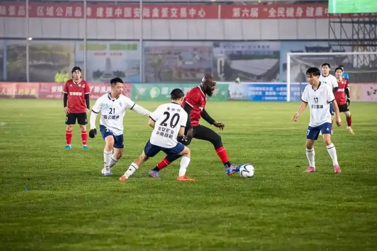 欧冠对决：勒沃库森 VS 巴塞罗那